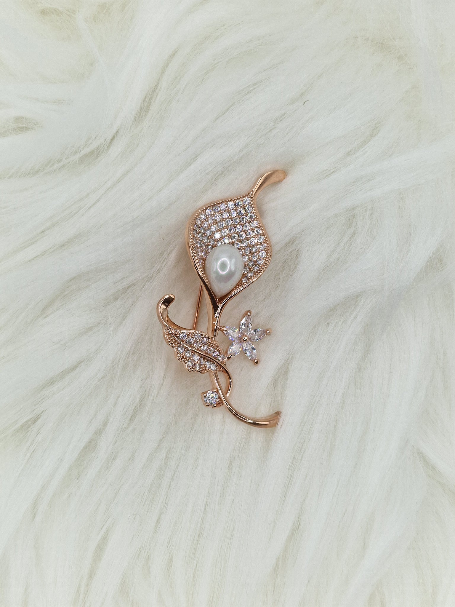 Брошка цвете с перла Kalia #1