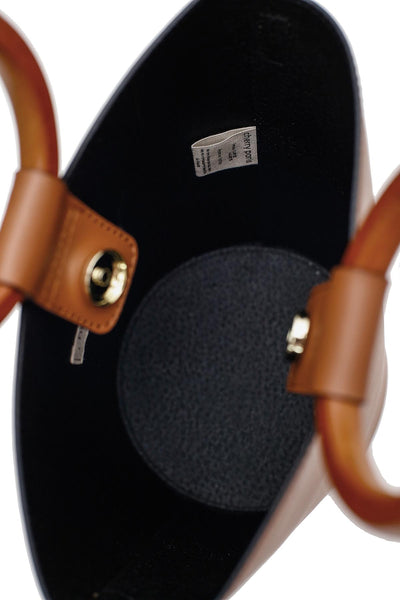 Barbara - бъкет чанта от естествена кожа и дървени дръжки - коняк